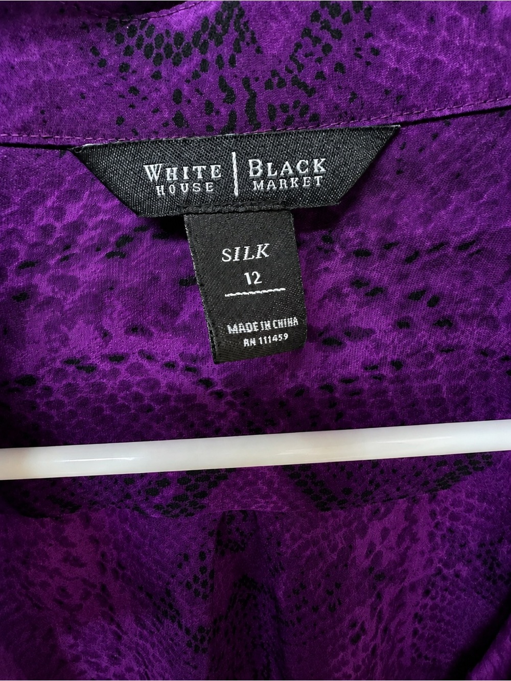 White House Black Market 100% Silk Purple Snakeskin Blouse Size 12 - Picture 3 of 9